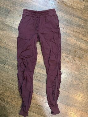 lululemon Dance Studios  EUC